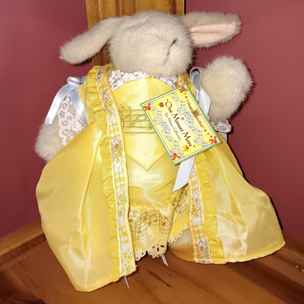 Collectible Hoppy VanderBear: One More Minuet